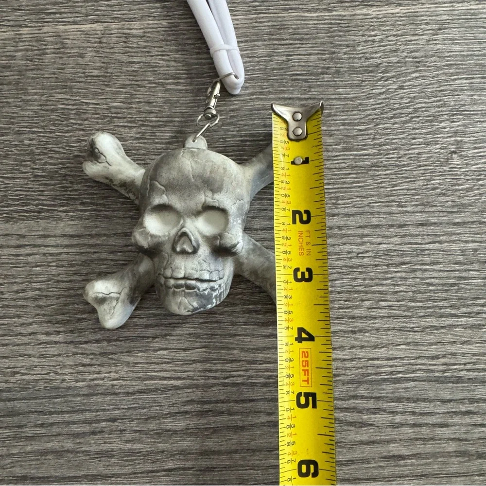 Halloween led flashing lanyard skull NEW